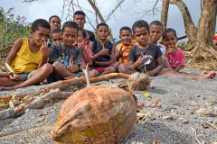 Children-of-Dagai-village-Kadavu-await-the-arrival-of-government-officials-with-relief-supplies